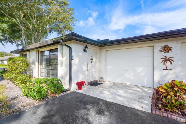 Building Photo - 4855 Equestrian Rd