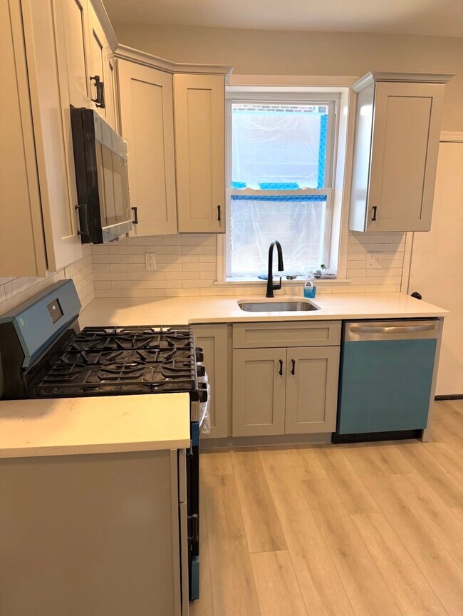 Building Photo - 5216 Florence Ave