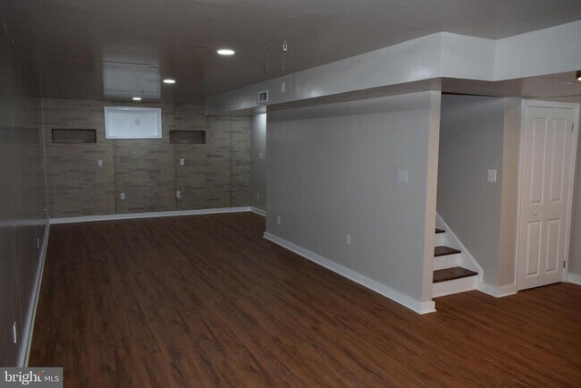 Foto del edificio - 120 Shiningfield Ct