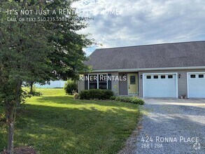 Building Photo - 424 Ronna Pl
