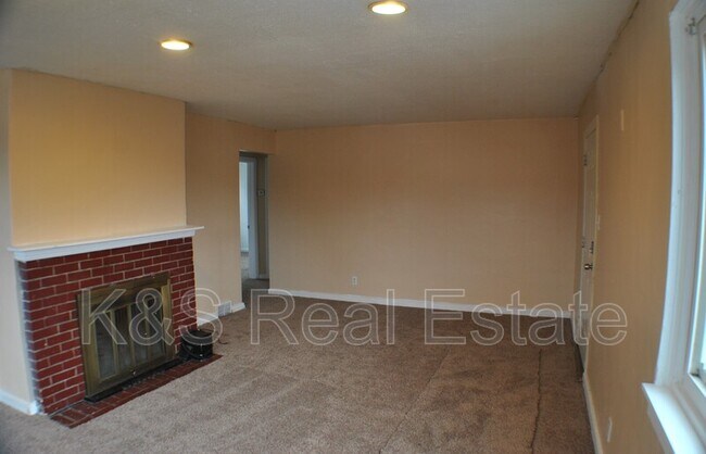 Foto del edificio - 706 E Pittsburgh McKeesport Blvd
