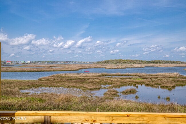 Foto del edificio - 1883 New River Inlet Rd