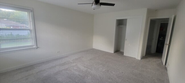 Foto del edificio - 5018 Dobson St