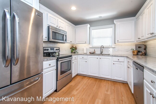 Building Photo - 3 br, 2 bath House - 33 Crown's Pointe