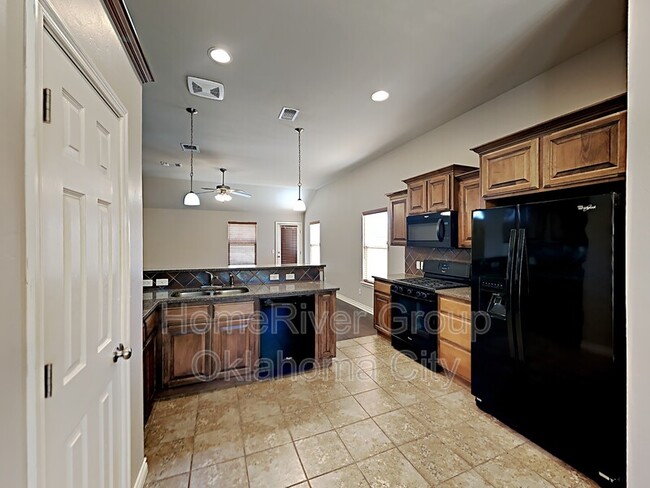 Building Photo - 18624 Agua Dr