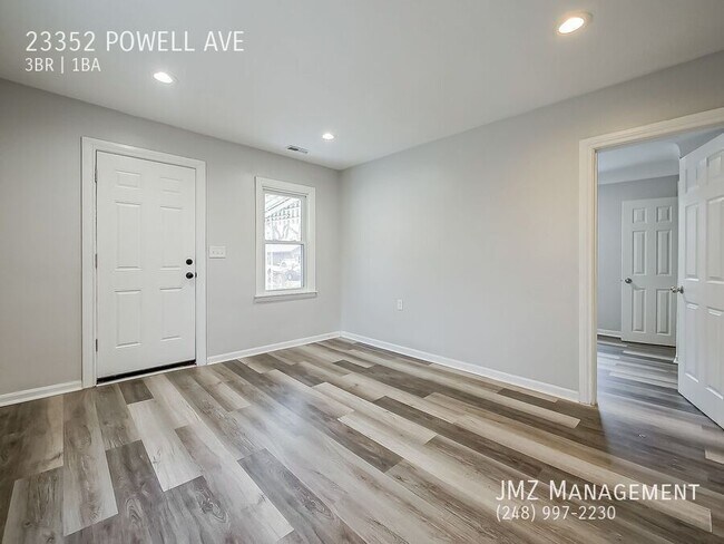 Foto del edificio - 23352 Powell Ave