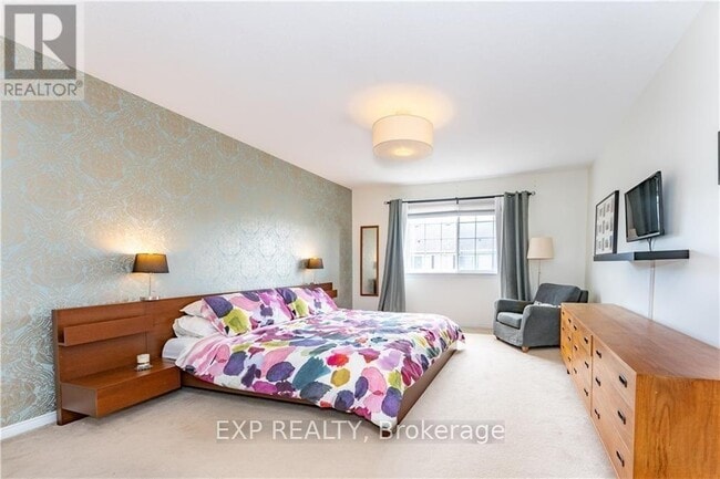 Building Photo - 438 Ashbourne Crescent