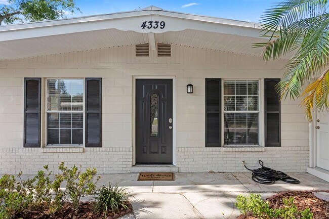 Foto del edificio - 4339 Wallace Cir