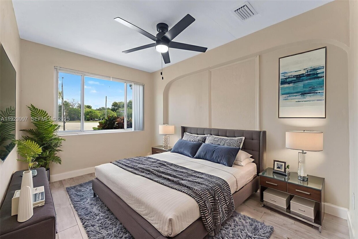 Foto principal - 2634 Sheridan St