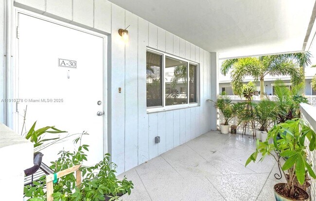 Foto del edificio - 2170 NE 51st Ct