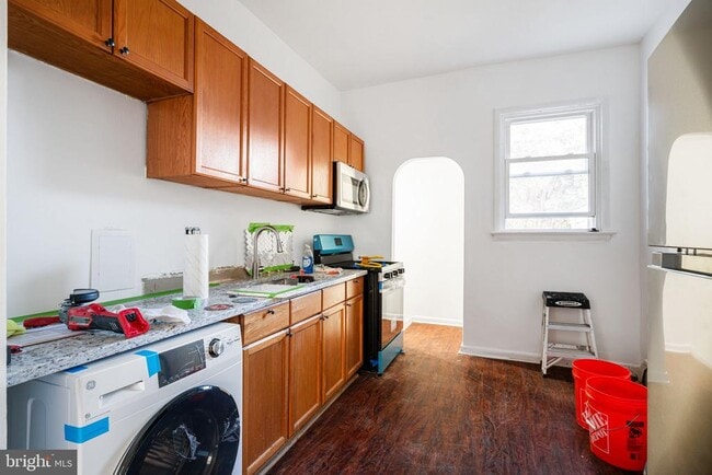 Building Photo - 417 S 16th St