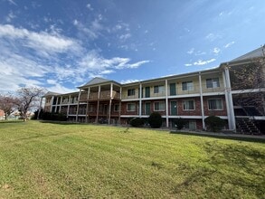 Building Photo - 110 W Lakeland Rd