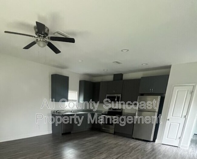 Building Photo - 320 Bowman St