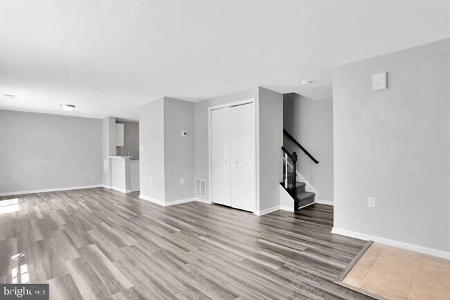 Building Photo - 1237 Danielle Dr