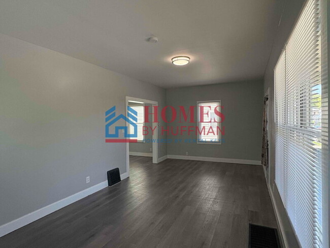 Foto del edificio - Two Bedroom House | Updated Unit