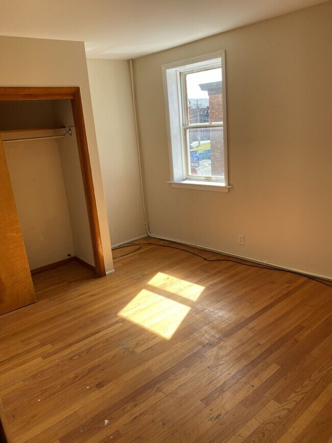 Building Photo - 27 Olmstead St