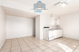 Building Photo - 525 N 32nd St