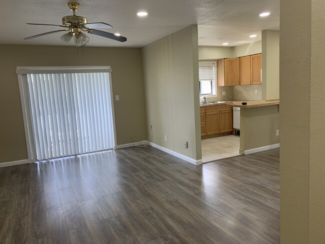 Building Photo - 129 Springwood Cir