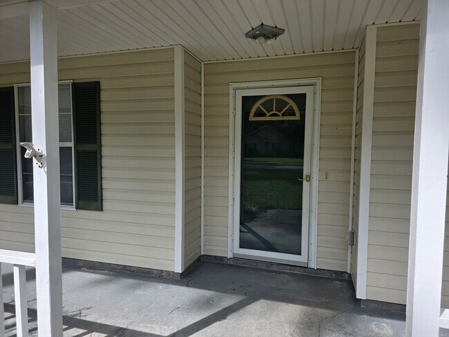 Foto del edificio - 211 Woodbury Ln