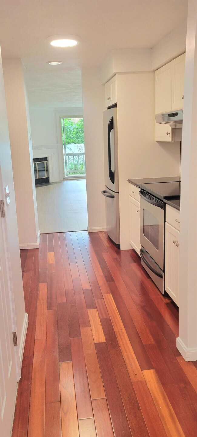 161 W Shore Rd, Warwick, RI 02889 Townhome Rentals in Warwick RI