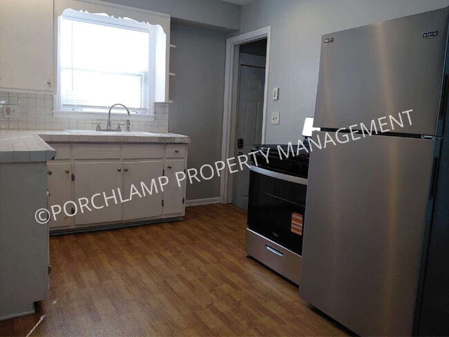 Foto del edificio - 1524 Edward Ave SE