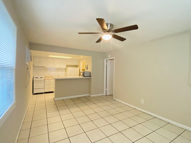 Building Photo - 1BD/1BA Apartment off Curry Ford in Henley...