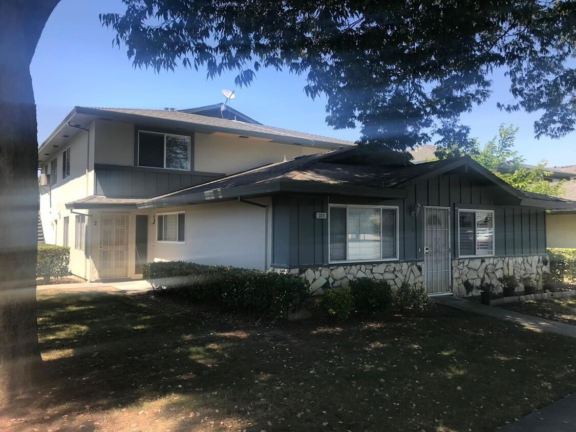 Primary Photo - 323 Blossom Hill Rd