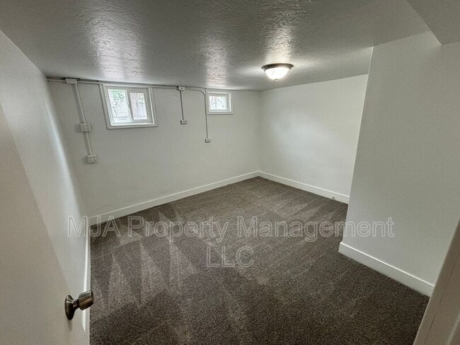 Building Photo - 789 N 200 E