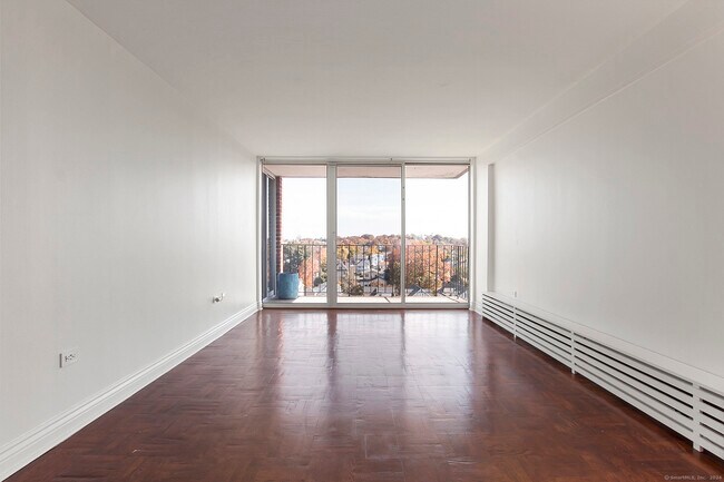 Foto del edificio - 87 Glenbrook Rd