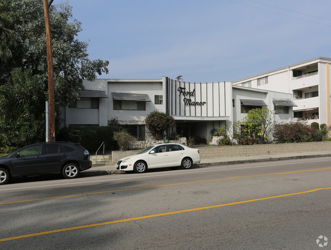 Ford Manor Apartments in Studio City, CA