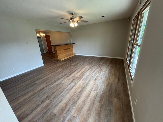 Foto del edificio - 1405 Cedar St