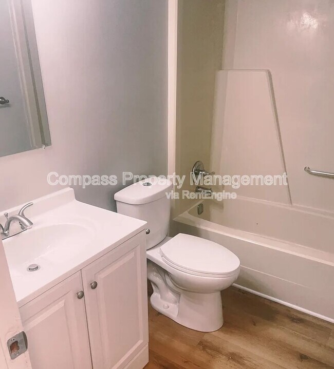 Foto del edificio - 3622 Douglas Ave