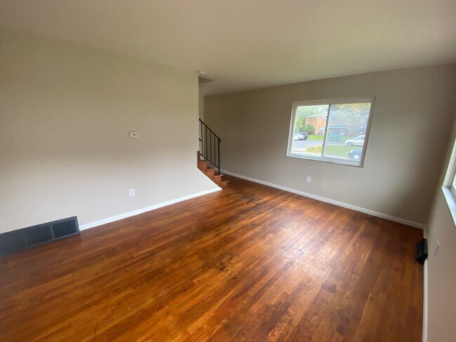 Foto del edificio - 4645 Sandy Lane Rd