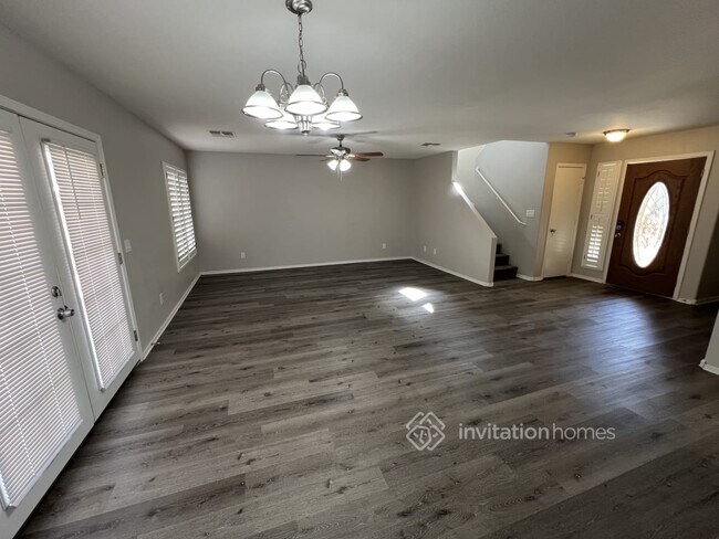 Foto del edificio - 12406 W Larkspur Rd