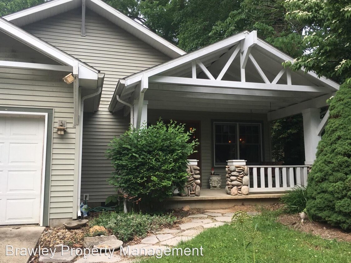 Primary Photo - 3 br, 2 bath House - 1044 E. Chris Ln