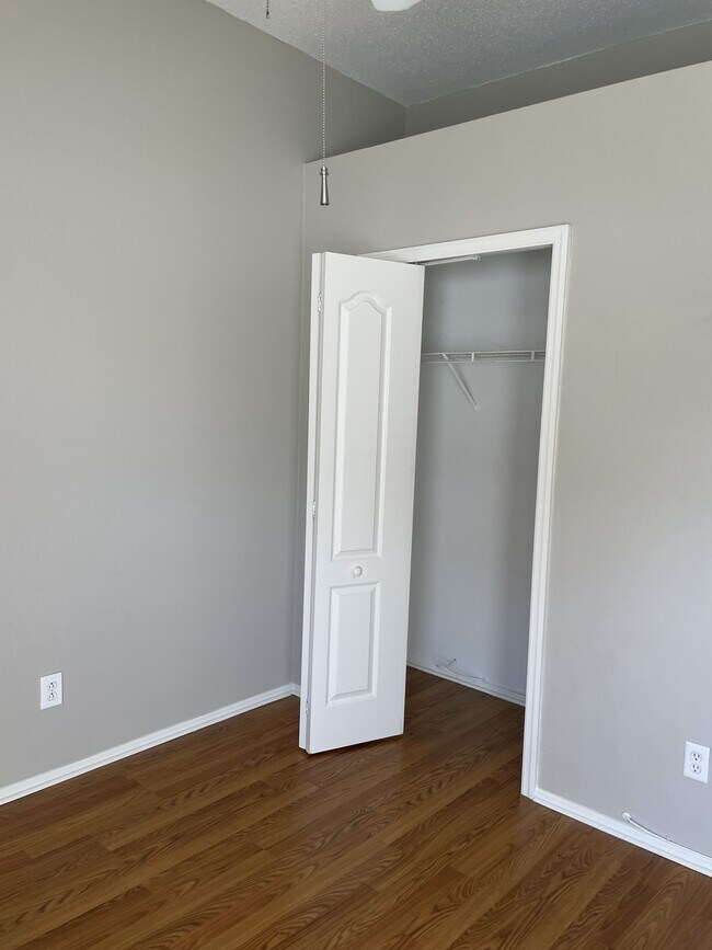 Foto del edificio - 554 Lake Cypress Cir