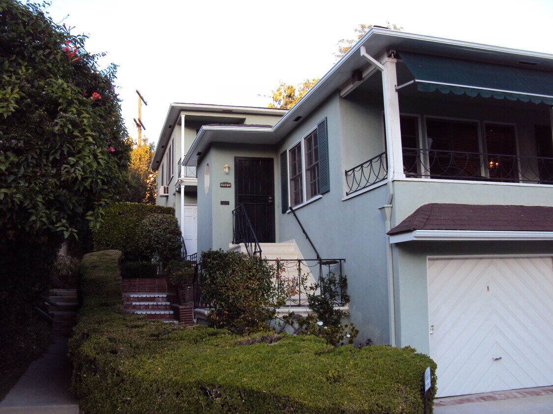 Primary Photo - 1624 Glendon Ave