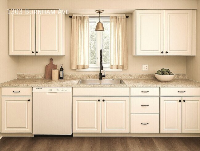 Foto del edificio - 1303 Burnham Ave