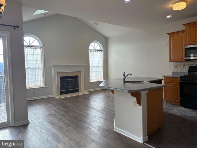 Foto del edificio - 17 Lincoln Dr