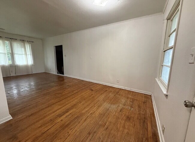 Foto del edificio - 317 N Atlanta St