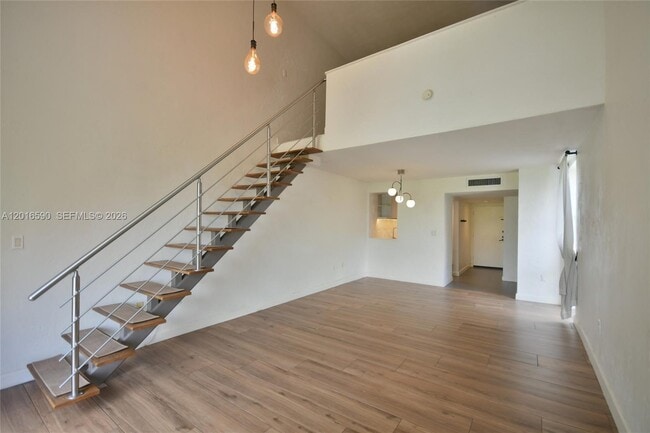 Building Photo - 6884 N Kendall Dr