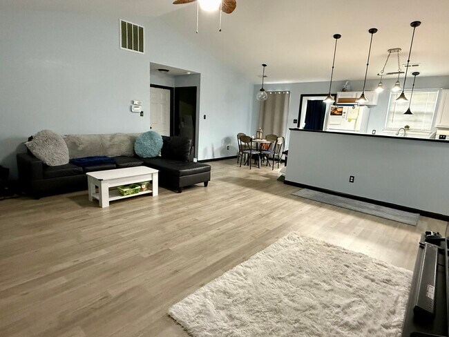 Foto del edificio - 4934 Teras Point Way