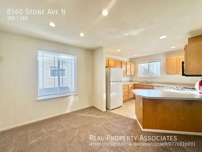 Foto del edificio - 8560 Stone Ave N