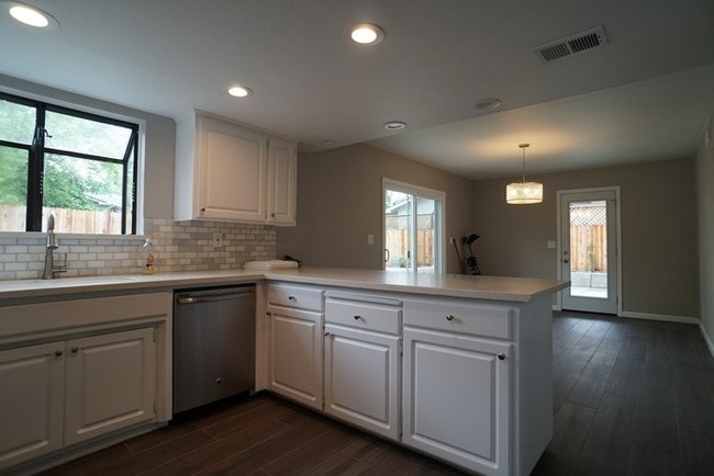 Building Photo - 6507 Oakcreek Way