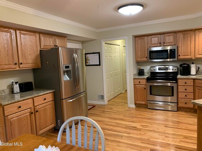 Foto del edificio - 8 Amanda Ct