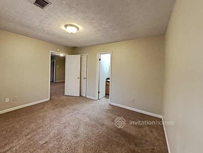 Foto del edificio - 4235 Friar Tuck Ln