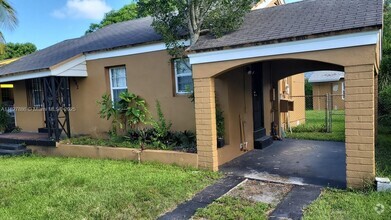 Building Photo - 1042 NW 49th St