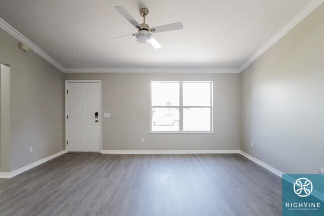 Building Photo - 2228 Lowry Rd