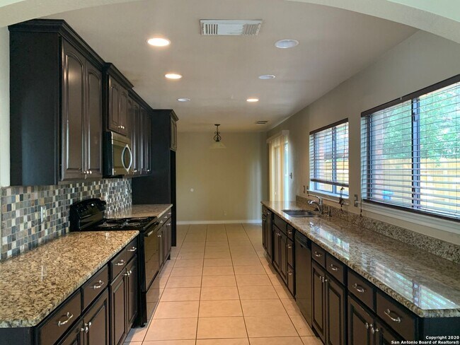 Foto del edificio - 4 Bedroom/2.5 Bath Eckhert Crossing Subdiv...