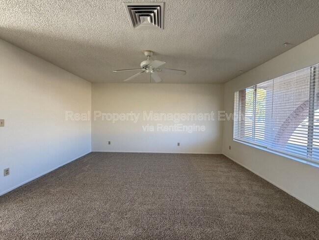 Foto del edificio - 6437 W Sierra St